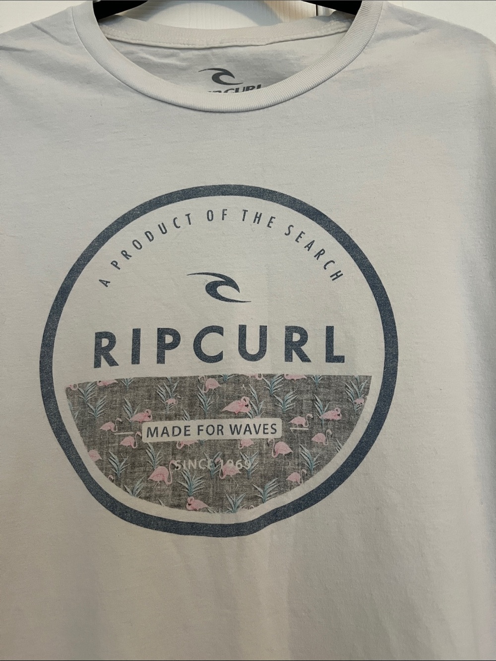 Rip Curl Light Gray Short Sleeve Tee Flamingos